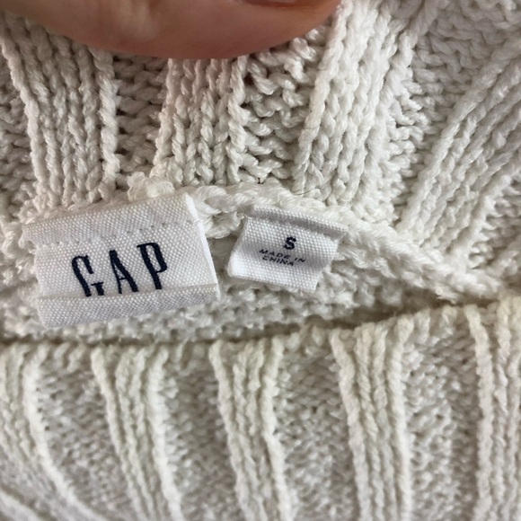 Gap sweater with bell sleeves - Picture 2 of 2